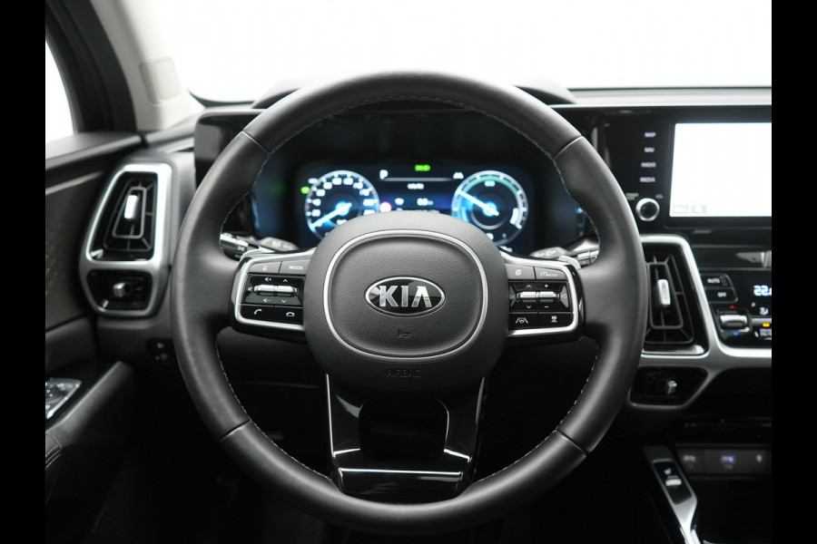 Kia Sorento 1.6 T-GDI 4WD DynamicPlusLine 265pk Dealer O.H. | Trekhaak Afn. | Panodak | Adaptive Cruise | 360 Camera | Bose Audio | Lederen Sportstoelen & Stuur Verwarmd | Keyless | Blis | Sfeerverlichting | Apple Carplay | Navigatie | DAB | Plug In Hybrid |