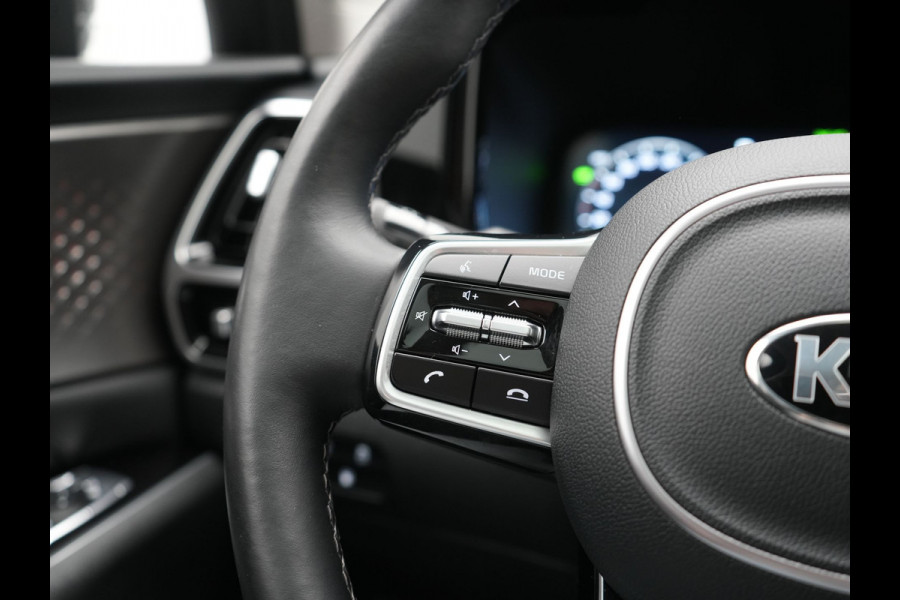 Kia Sorento 1.6 T-GDI 4WD DynamicPlusLine 265pk Dealer O.H. | Trekhaak Afn. | Panodak | Adaptive Cruise | 360 Camera | Bose Audio | Lederen Sportstoelen & Stuur Verwarmd | Keyless | Blis | Sfeerverlichting | Apple Carplay | Navigatie | DAB | Plug In Hybrid |
