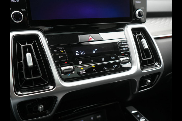 Kia Sorento 1.6 T-GDI 4WD DynamicPlusLine 265pk Dealer O.H. | Trekhaak Afn. | Panodak | Adaptive Cruise | 360 Camera | Bose Audio | Lederen Sportstoelen & Stuur Verwarmd | Keyless | Blis | Sfeerverlichting | Apple Carplay | Navigatie | DAB | Plug In Hybrid |