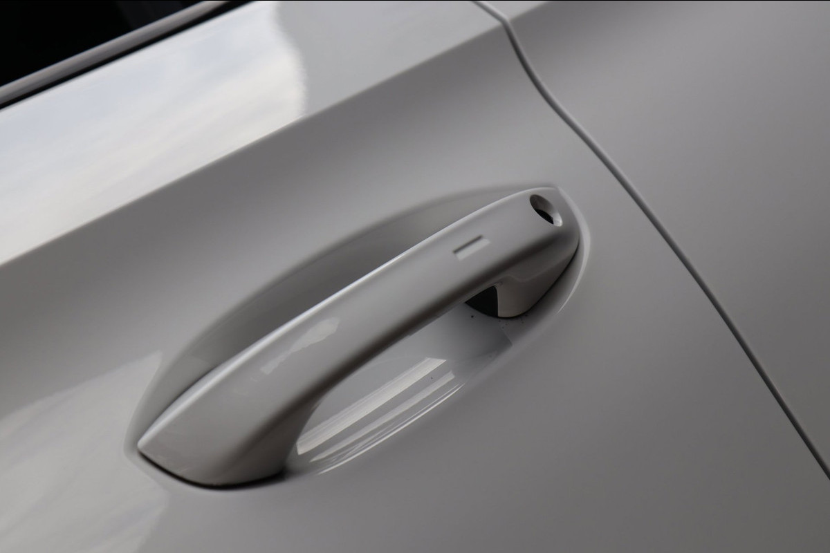 CUPRA Leon 1.4 e-Hybrid / PANO / ACC / CAMERA / KEYLESS / STUUR+STOELVERW