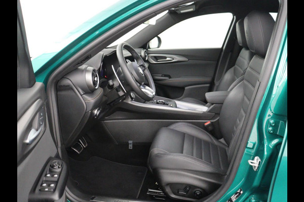 Alfa Romeo Tonale 1.5T Hybrid Veloce | 360 Camera | Stoelventilatie | Adaptive cruise | Stoelverwarming | Carplay | Matrix LED | Digital cockpit | Keyless | Elektrische stoelen | Leder | Parkeerhulp | Elektrische kofferklep | Origineel NL