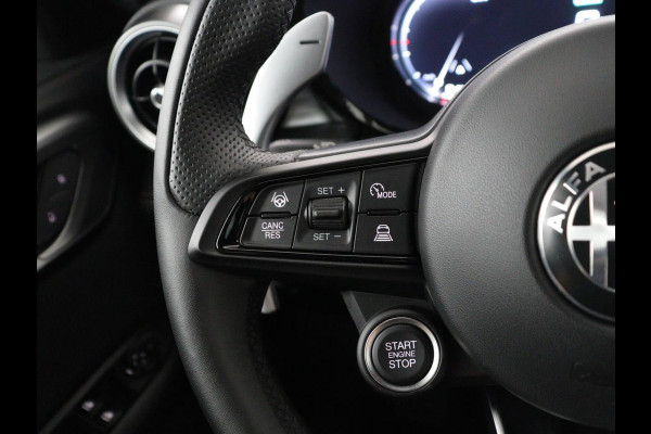 Alfa Romeo Tonale 1.5T Hybrid Veloce | 360 Camera | Stoelventilatie | Adaptive cruise | Stoelverwarming | Carplay | Matrix LED | Digital cockpit | Keyless | Elektrische stoelen | Leder | Parkeerhulp | Elektrische kofferklep | Origineel NL