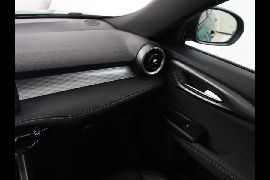 Alfa Romeo Tonale 1.5T Hybrid Veloce | 360 Camera | Stoelventilatie | Adaptive cruise | Stoelverwarming | Carplay | Matrix LED | Digital cockpit | Keyless | Elektrische stoelen | Leder | Parkeerhulp | Elektrische kofferklep | Origineel NL