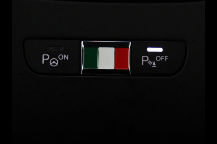 Alfa Romeo Tonale 1.5T Hybrid Veloce | 360 Camera | Stoelventilatie | Adaptive cruise | Stoelverwarming | Carplay | Matrix LED | Digital cockpit | Keyless | Elektrische stoelen | Leder | Parkeerhulp | Elektrische kofferklep | Origineel NL