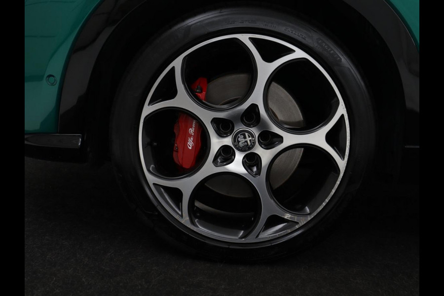 Alfa Romeo Tonale 1.5T Hybrid Veloce | 360 Camera | Stoelventilatie | Adaptive cruise | Stoelverwarming | Carplay | Matrix LED | Digital cockpit | Keyless | Elektrische stoelen | Leder | Parkeerhulp | Elektrische kofferklep | Origineel NL