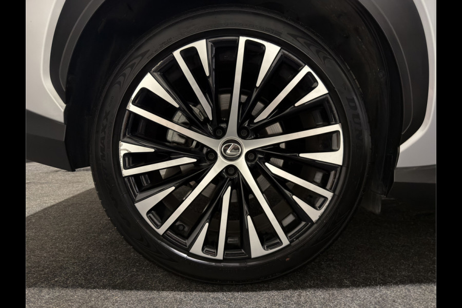 Lexus RZ 450e Executive Line 71 kWh | Leder interieur | Stoelen gekoeld & verwarmd | LMV 20" | Soh (batterijcheck) Waarde 97,2 %