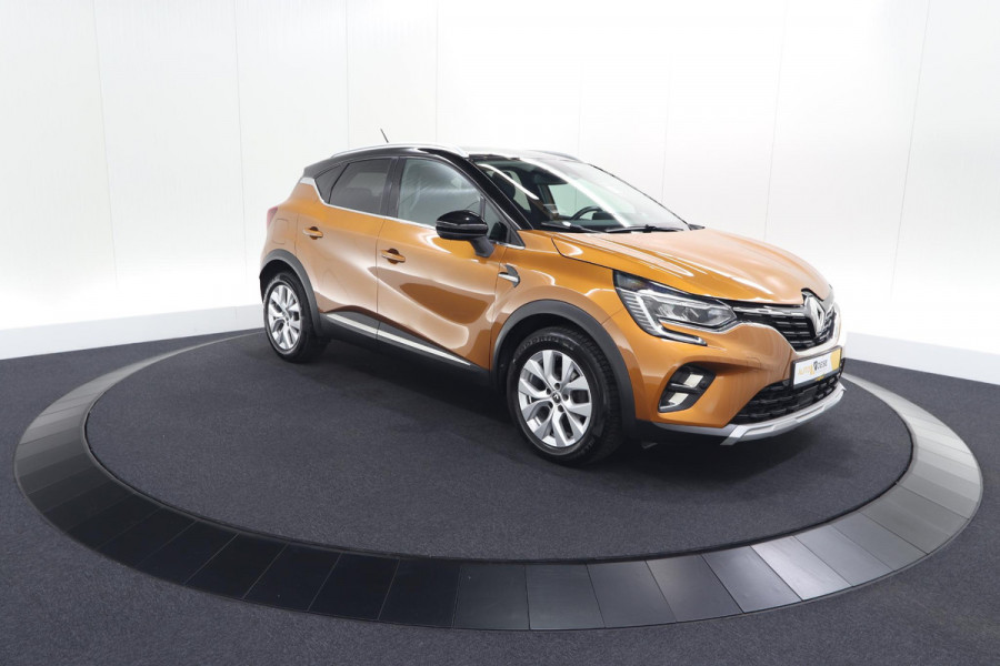 Renault Captur TCe 130 EDC Intens | Trekhaak | Adaptieve Cruise Control | Camera | Navigatie