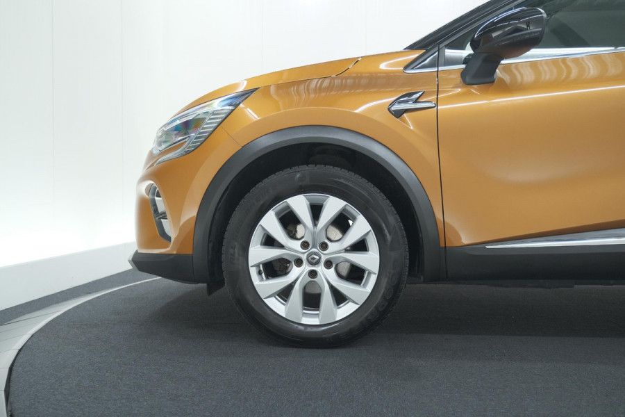 Renault Captur TCe 130 EDC Intens | Trekhaak | Adaptieve Cruise Control | Camera | Navigatie