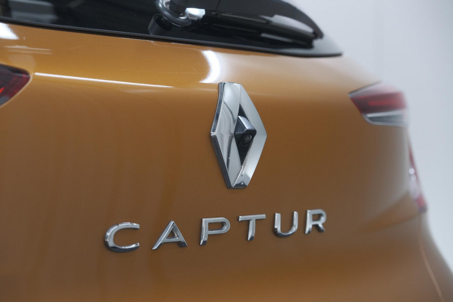 Renault Captur TCe 130 EDC Intens | Trekhaak | Adaptieve Cruise Control | Camera | Navigatie
