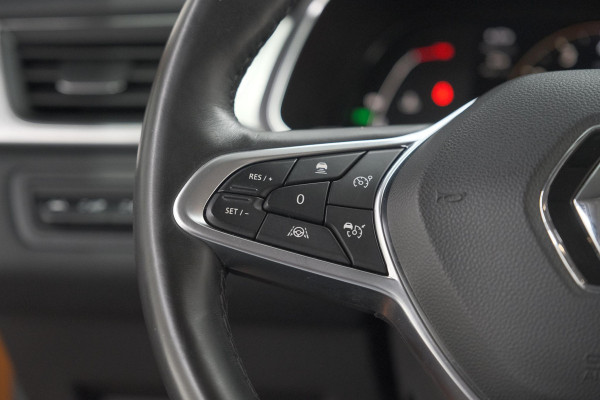 Renault Captur TCe 130 EDC Intens | Trekhaak | Adaptieve Cruise Control | Camera | Navigatie