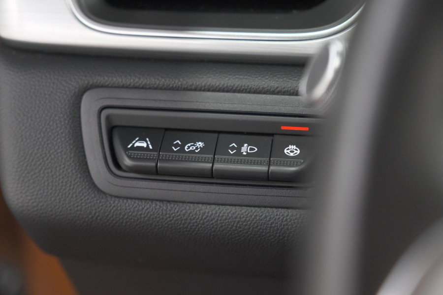 Renault Captur TCe 130 EDC Intens | Trekhaak | Adaptieve Cruise Control | Camera | Navigatie