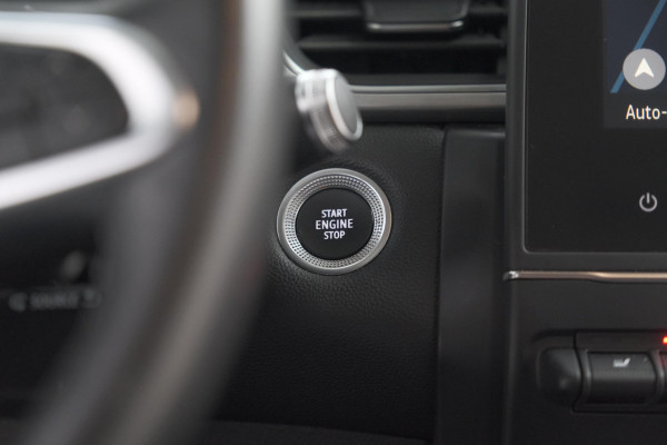 Renault Captur TCe 130 EDC Intens | Trekhaak | Adaptieve Cruise Control | Camera | Navigatie