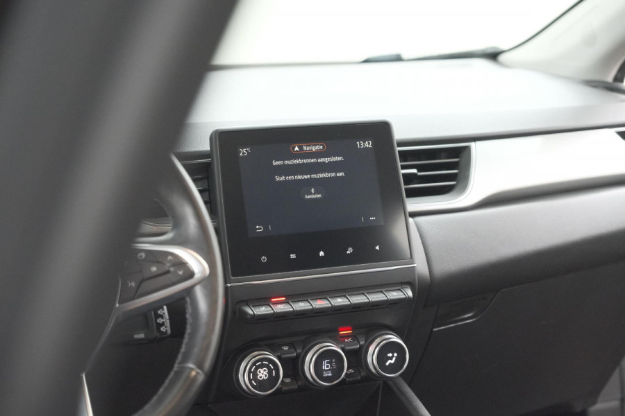 Renault Captur TCe 130 EDC Intens | Trekhaak | Adaptieve Cruise Control | Camera | Navigatie