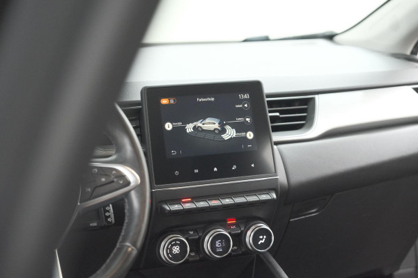 Renault Captur TCe 130 EDC Intens | Trekhaak | Adaptieve Cruise Control | Camera | Navigatie