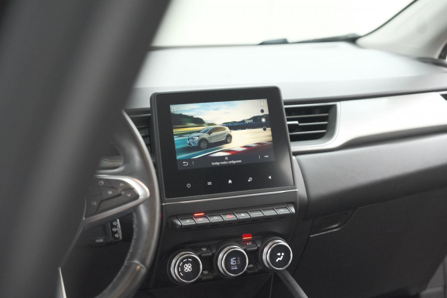 Renault Captur TCe 130 EDC Intens | Trekhaak | Adaptieve Cruise Control | Camera | Navigatie