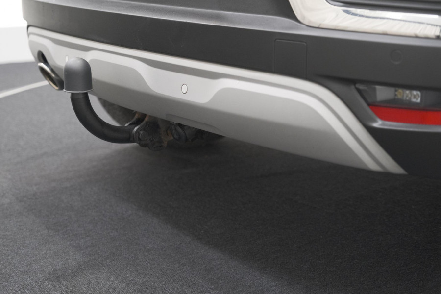 Renault Captur TCe 130 EDC Intens | Trekhaak | Adaptieve Cruise Control | Camera | Navigatie