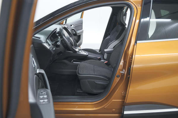 Renault Captur TCe 130 EDC Intens | Trekhaak | Adaptieve Cruise Control | Camera | Navigatie
