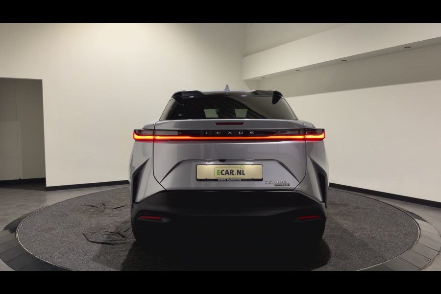 Lexus RZ 450e Executive Line 71 kWh | Leder interieur | Stoelen gekoeld & verwarmd | LMV 20" | Soh (batterijcheck) Waarde 97,2 %
