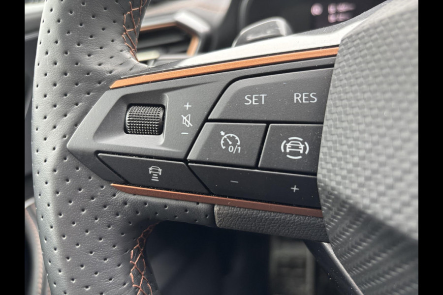 CUPRA Formentor 1.4 e-Hybrid VZ Performance 245 PK | Stuur & Stoelverwarming | Camera | Adaptive cruise control | 19 inch | Carplay