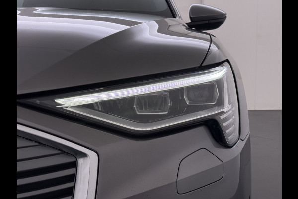 Audi e-tron 313pk Quattro Pano-Dak Adap.Cruise Leer+Verwarmd+Memory Camera Apple Carplay Android Auto Pdc Business Edition Plus 50 Quattro 4wd SOH 91% Elek.Achterklep Lmv Privacy Glas Led DAB Virtual Cockpit Rijstrooksensor Origineel Nederlandse Auto