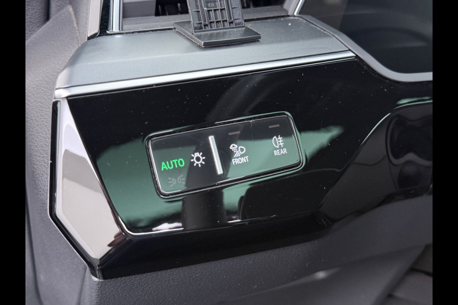 Audi e-tron 313pk Quattro Pano-Dak Adap.Cruise Leer+Verwarmd+Memory Camera Apple Carplay Android Auto Pdc Business Edition Plus 50 Quattro 4wd SOH 91% Elek.Achterklep Lmv Privacy Glas Led DAB Virtual Cockpit Rijstrooksensor Origineel Nederlandse Auto