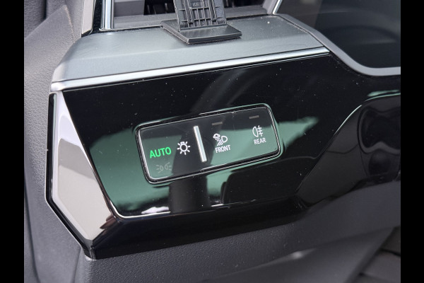 Audi e-tron 313pk Quattro Pano-Dak Adap.Cruise Leer+Verwarmd+Memory Camera Apple Carplay Android Auto Pdc Business Edition Plus 50 Quattro 4wd SOH 91% Elek.Achterklep Lmv Privacy Glas Led DAB Virtual Cockpit Rijstrooksensor Origineel Nederlandse Auto