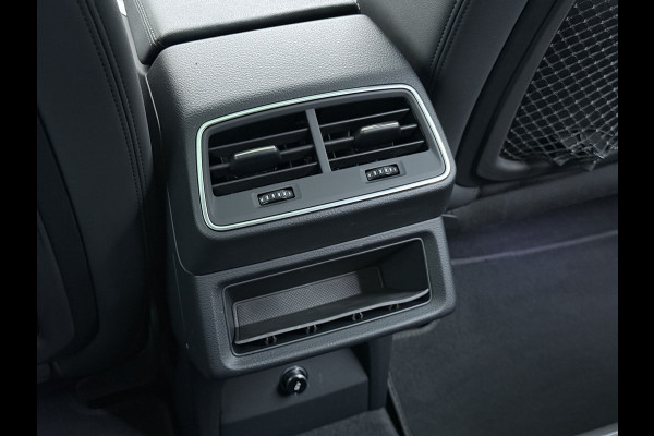 Audi e-tron 313pk Quattro Pano-Dak Adap.Cruise Leer+Verwarmd+Memory Camera Apple Carplay Android Auto Pdc Business Edition Plus 50 Quattro 4wd SOH 91% Elek.Achterklep Lmv Privacy Glas Led DAB Virtual Cockpit Rijstrooksensor Origineel Nederlandse Auto