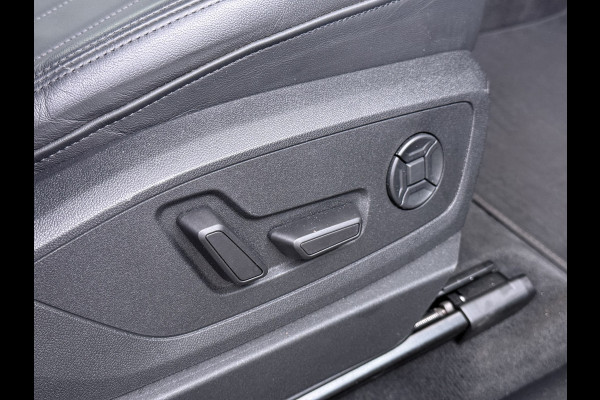 Audi e-tron 313pk Quattro Pano-Dak Adap.Cruise Leer+Verwarmd+Memory Camera Apple Carplay Android Auto Pdc Business Edition Plus 50 Quattro 4wd SOH 91% Elek.Achterklep Lmv Privacy Glas Led DAB Virtual Cockpit Rijstrooksensor Origineel Nederlandse Auto