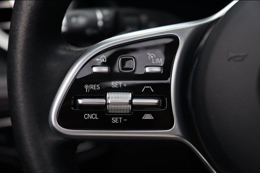 Mercedes-Benz GLC 300e 4MATIC / PANODAK / 360 / BURMESTER / MATRIX / CARPLAY