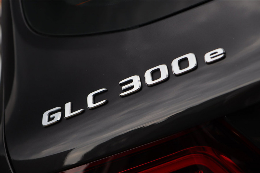 Mercedes-Benz GLC 300e 4MATIC / PANODAK / 360 / BURMESTER / MATRIX / CARPLAY