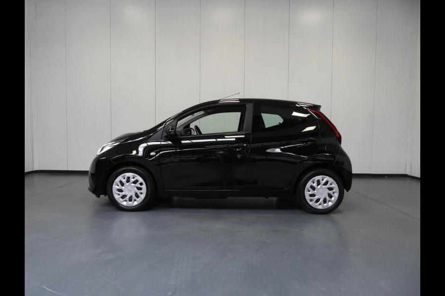 Toyota Aygo 1.0 VVT-i X-Play Limited NAVI/CAMERA/AIRCO/BLUETOOTH!