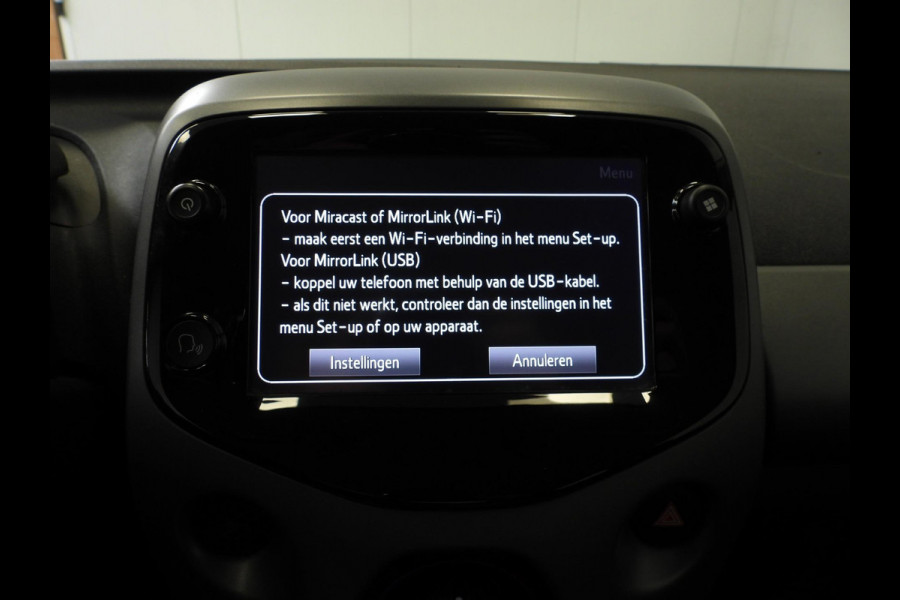 Toyota Aygo 1.0 VVT-i X-Play Limited NAVI/CAMERA/AIRCO/BLUETOOTH!