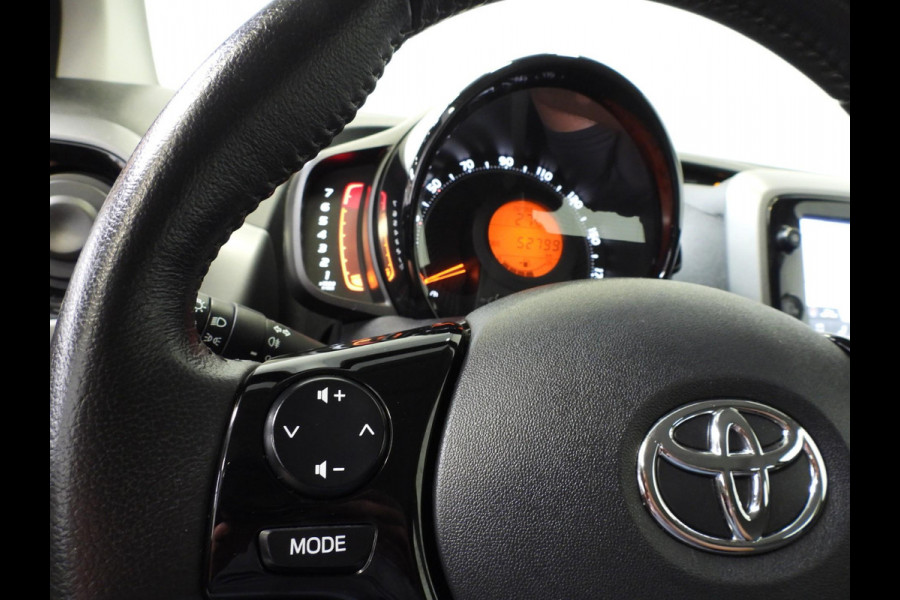 Toyota Aygo 1.0 VVT-i X-Play Limited NAVI/CAMERA/AIRCO/BLUETOOTH!