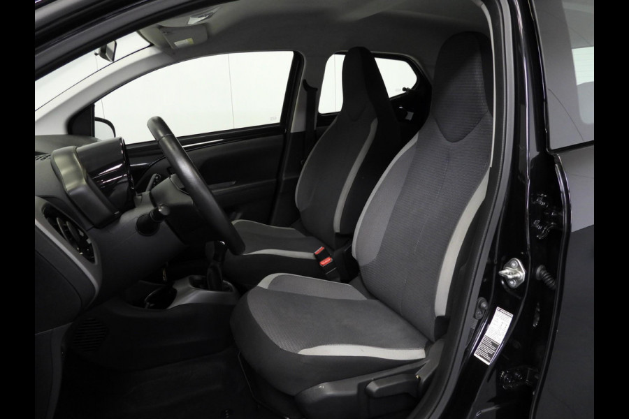 Toyota Aygo 1.0 VVT-i X-Play Limited NAVI/CAMERA/AIRCO/BLUETOOTH!