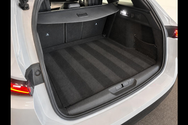 Peugeot 308 SW 1.6 Plug-in Hybrid 225 GT Navigatie Apple Carplay/Android Auto Camera Parkeersensoren Adaptive Cruise Control Stoelverwarming FULL LED Climate Control Virtual Cockpit Lichtmetalen velgen