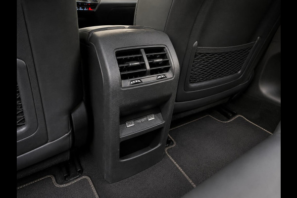 Peugeot 308 SW 1.6 Plug-in Hybrid 225 GT Navigatie Apple Carplay/Android Auto Camera Parkeersensoren Adaptive Cruise Control Stoelverwarming FULL LED Climate Control Virtual Cockpit Lichtmetalen velgen