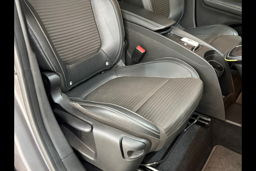 Renault Scénic 1.3 TCe Bose | 7-Persoons | Leder/Alcantara | Panorama voorruit | Massage stoel | BOSE Sound | Navigatie | Camera