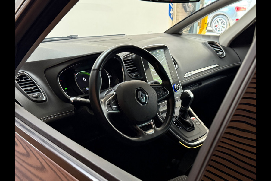 Renault Scénic 1.3 TCe Bose | 7-Persoons | Leder/Alcantara | Panorama voorruit | Massage stoel | BOSE Sound | Navigatie | Camera