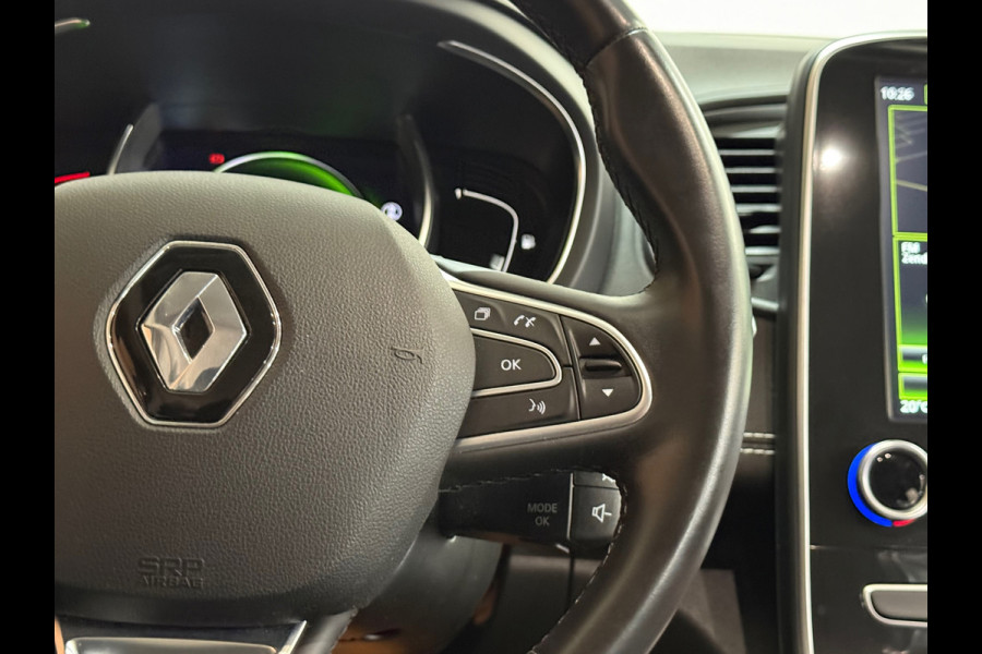 Renault Scénic 1.3 TCe Bose | 7-Persoons | Leder/Alcantara | Panorama voorruit | Massage stoel | BOSE Sound | Navigatie | Camera