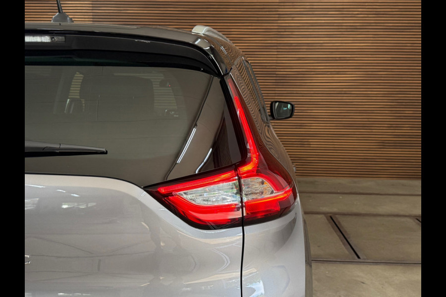 Renault Scénic 1.3 TCe Bose | 7-Persoons | Leder/Alcantara | Panorama voorruit | Massage stoel | BOSE Sound | Navigatie | Camera