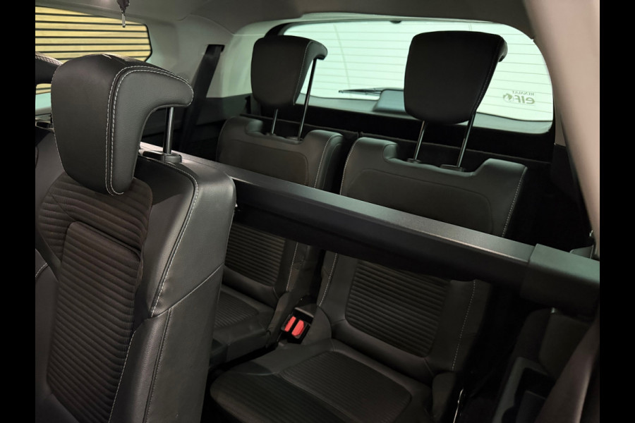 Renault Scénic 1.3 TCe Bose | 7-Persoons | Leder/Alcantara | Panorama voorruit | Massage stoel | BOSE Sound | Navigatie | Camera