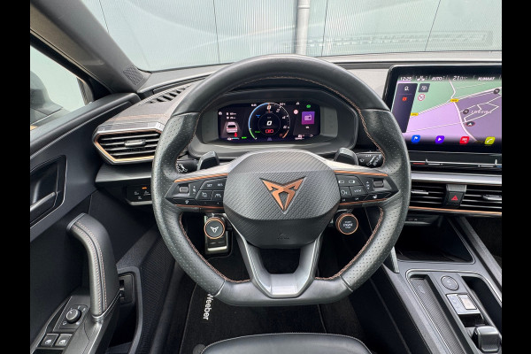 CUPRA Leon Sportstourer 1.4 e-Hybrid VZ * Leder * Startknop stuur * Camera * Side Assist *