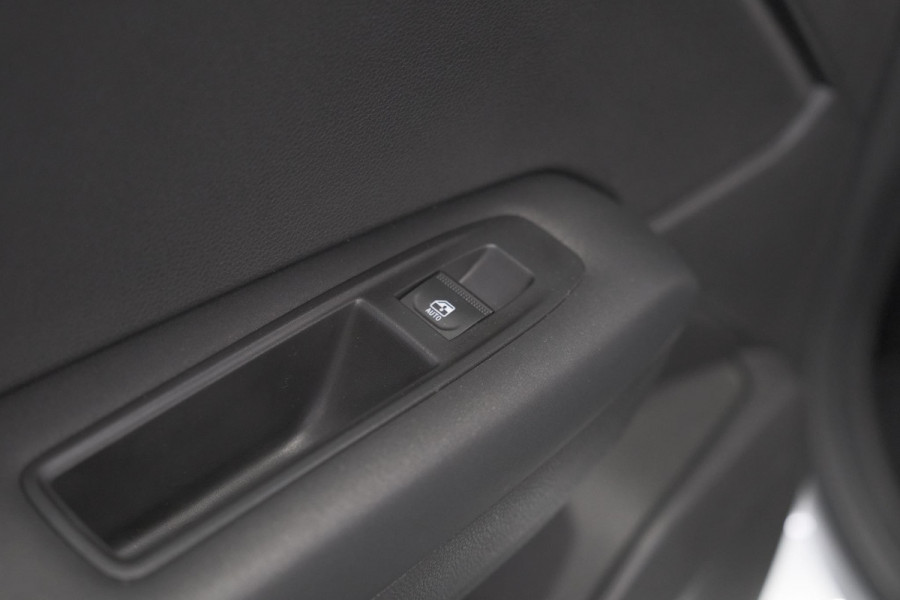 Renault Captur TCe 90 Zen | Trekhaak | Parkeersensoren | Navigatie | Stoelverwarming