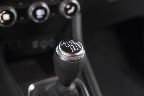 Renault Captur TCe 90 Zen | Trekhaak | Parkeersensoren | Navigatie | Stoelverwarming