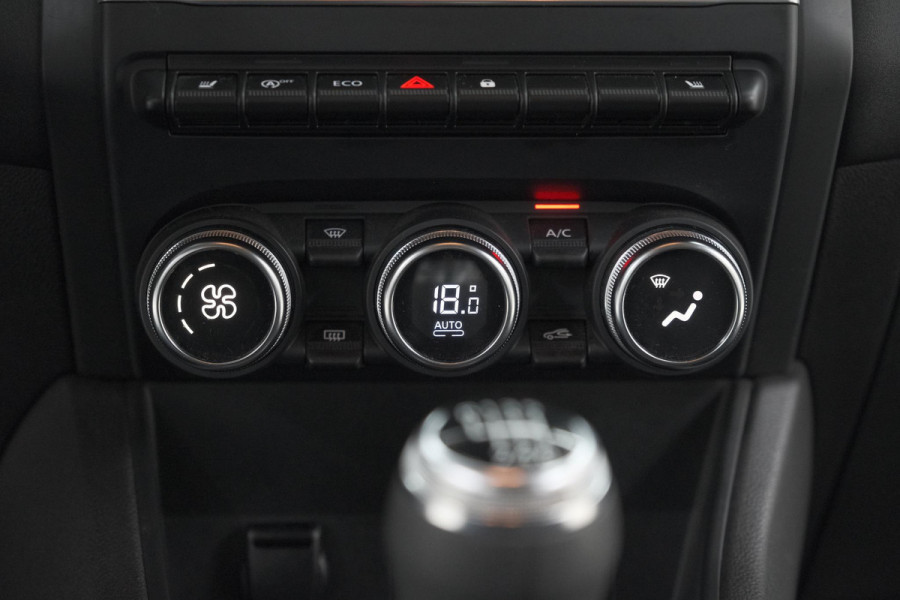 Renault Captur TCe 90 Zen | Trekhaak | Parkeersensoren | Navigatie | Stoelverwarming