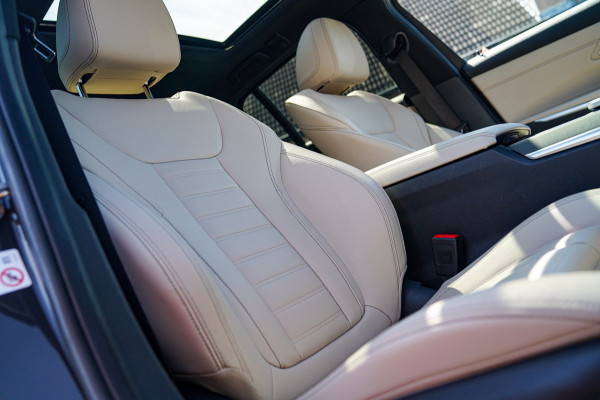 BMW 3 Serie Touring 330e High Executive | Head Up Display | 360 camera | Stuurwielverwarming|Elektrische trekhaak