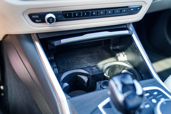 BMW 3 Serie Touring 330e High Executive | Head Up Display | 360 camera | Stuurwielverwarming|Elektrische trekhaak