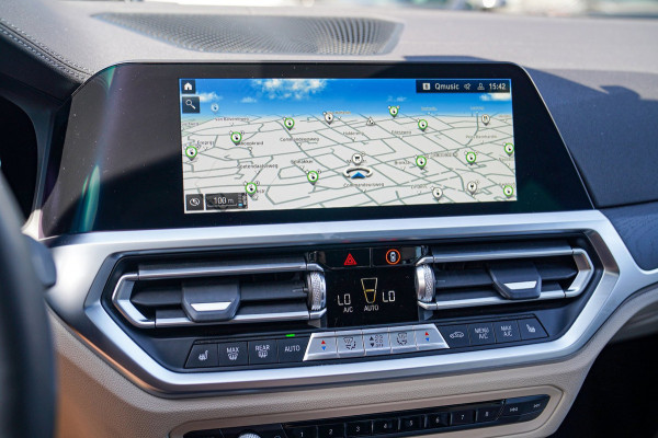 BMW 3 Serie Touring 330e High Executive | Head Up Display | 360 camera | Stuurwielverwarming|Elektrische trekhaak