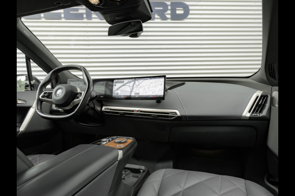 BMW iX M60 - Pano - Bowers & Wilkins - Active Steering - Luchtvering - 112kWh