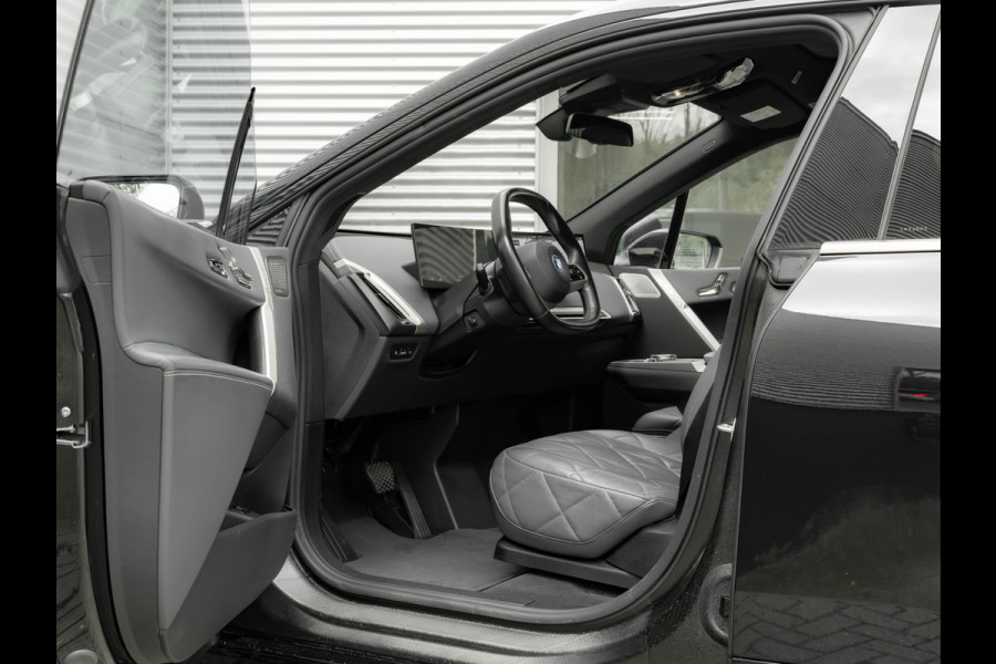 BMW iX M60 - Pano - Bowers & Wilkins - Active Steering - Luchtvering - 112kWh